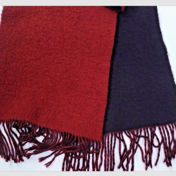 Reversible burgundy and deep navy colours very classy  wool  scarf - Picture 1 of 3